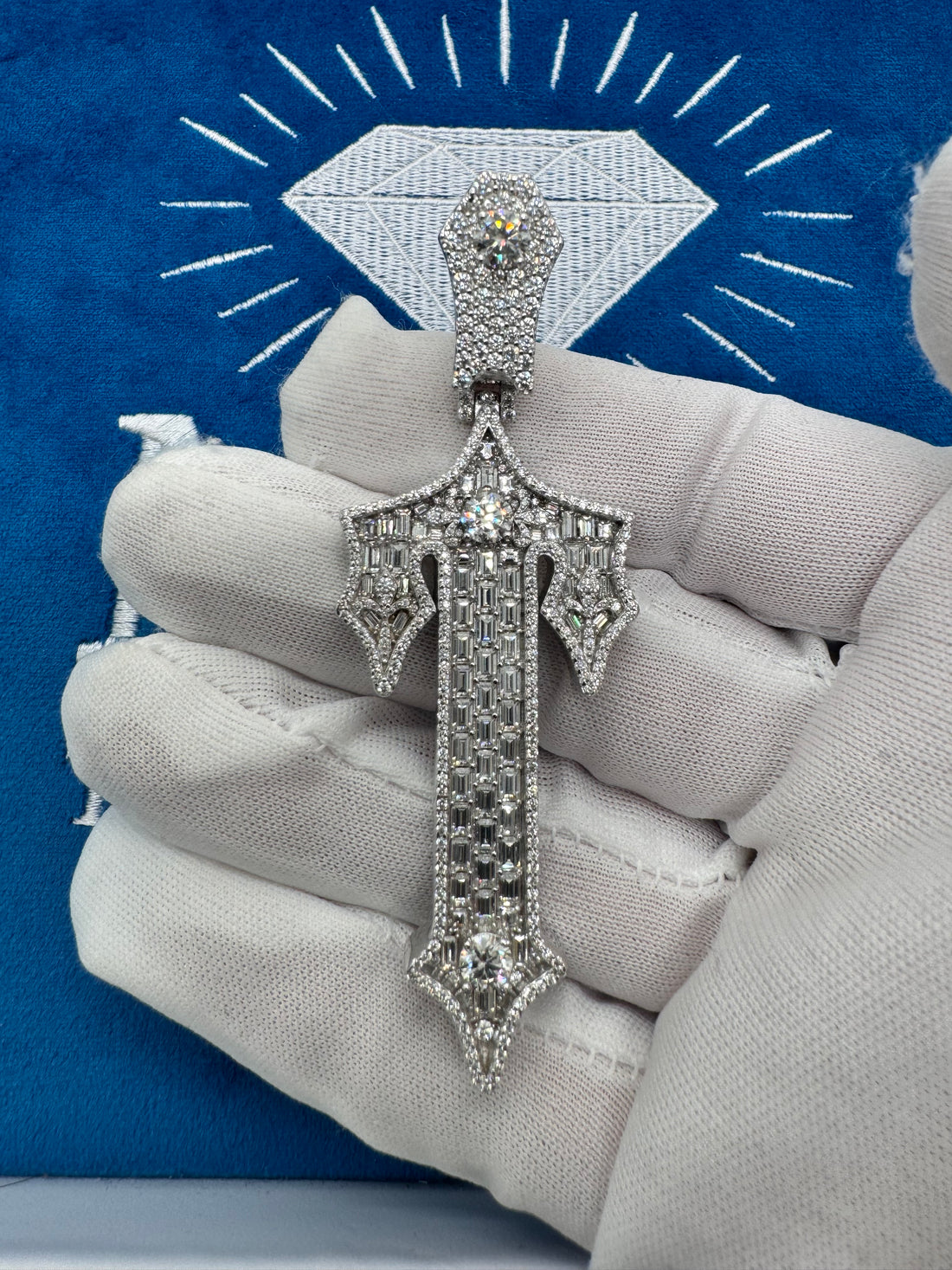 VVS1 Moissanite “T” pendant